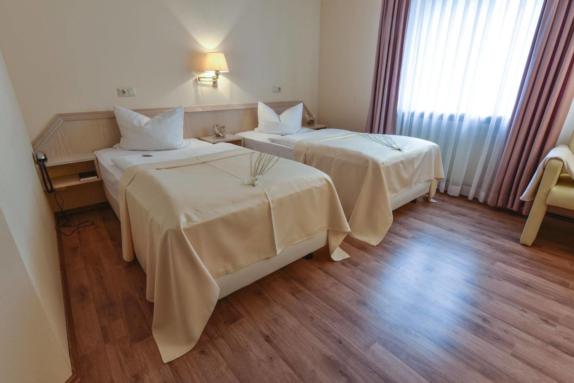 Atrium Hotel Amadeus Osterfeld Exterior foto